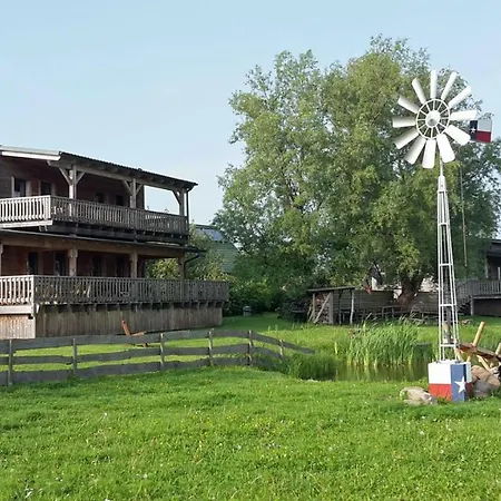 Ferienhaus Horse Ranch Neuendorf (Saal)